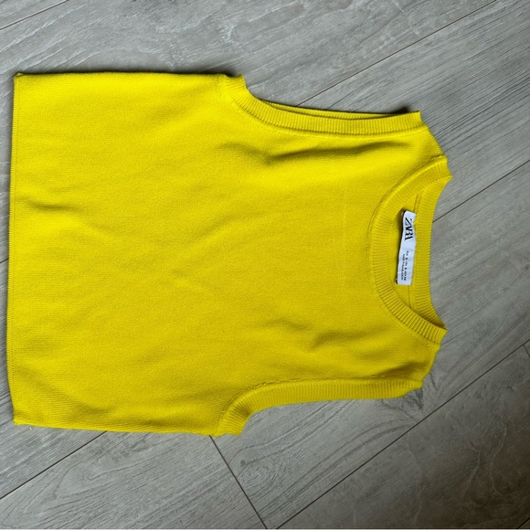 Zara yellow knitted high neck tank top - Picture 1 of 2